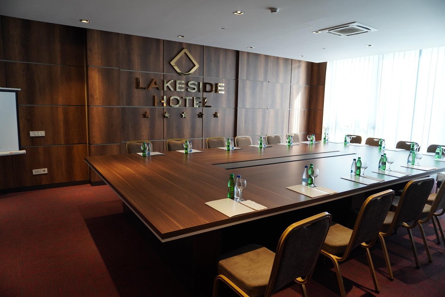 Hotel Lakeside Vermice Екстериор снимка