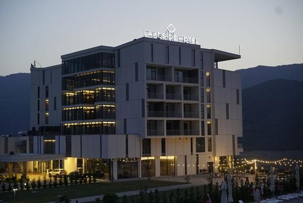 Hotel Lakeside Vermice Екстериор снимка