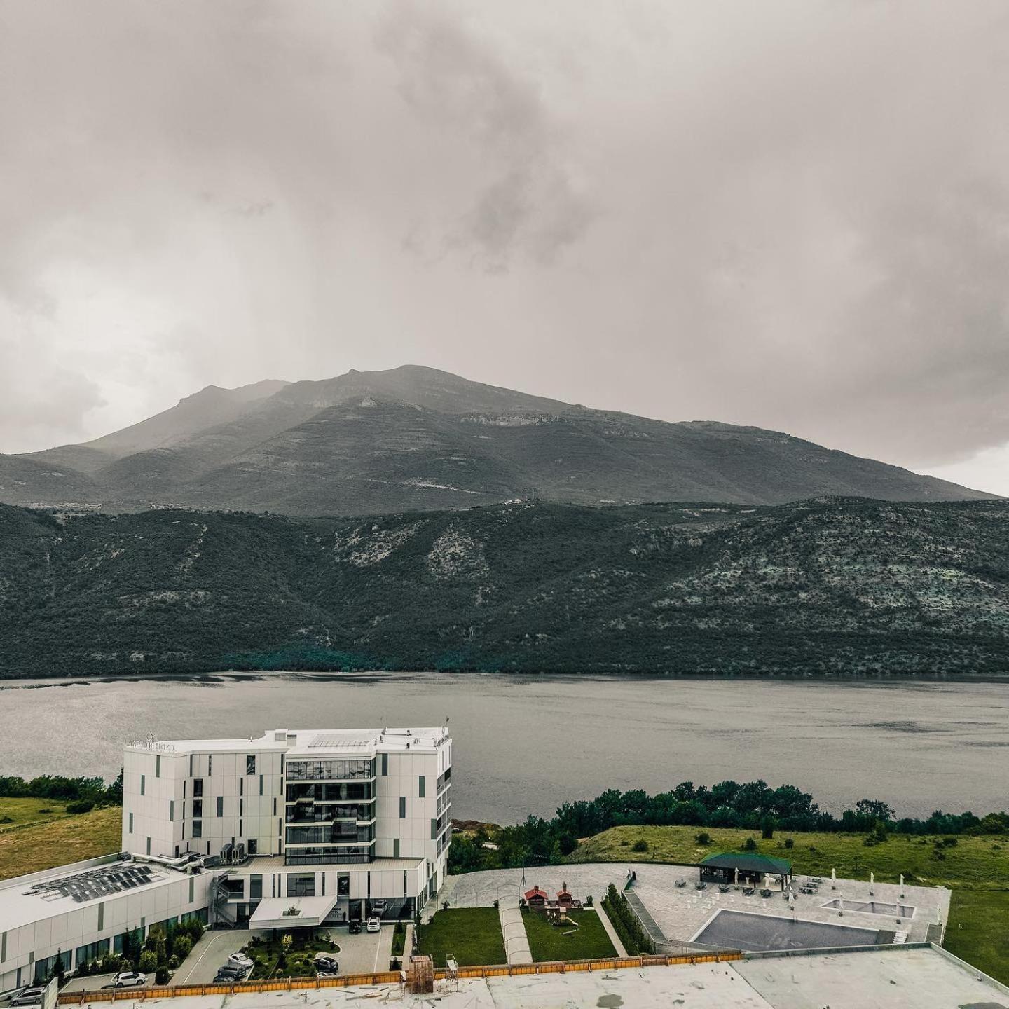 Hotel Lakeside Vermice Екстериор снимка